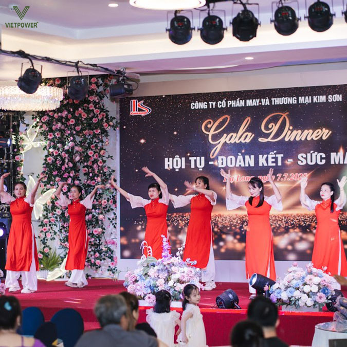 Vũ điệu Áo dài "Duyên dáng Kim Sơn" uyển chuyển Vũ điệu Áo dài "Duyên dáng Kim Sơn" uyển chuyển