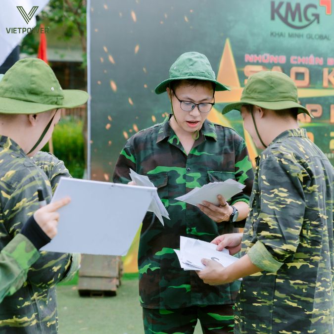 Các đội cùng truy tìm manh mối, giải mật thư đầy kịch tính