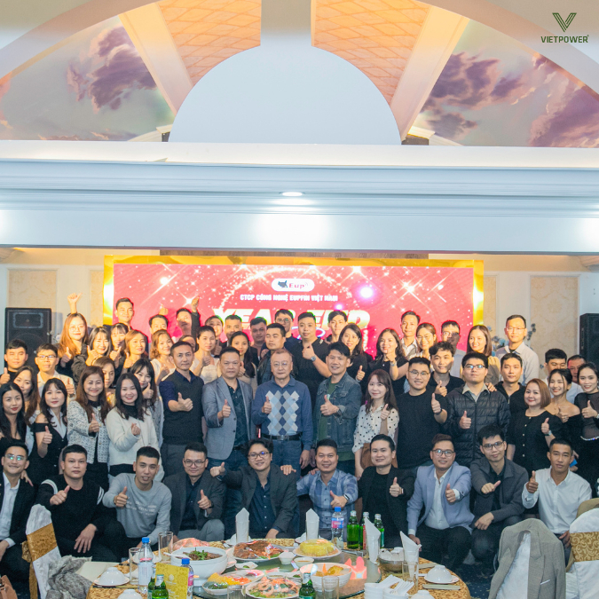 Mẫu lời mời tất niên có nội dung khác nhau tùy thuộc vào đối tượng người gửi