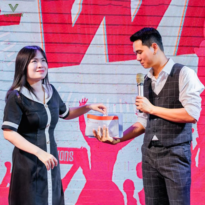 MC nội bộ là nhân sự công ty được lựa chọn để dẫn chương trình