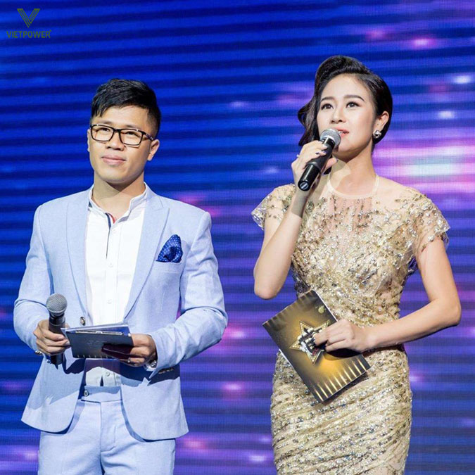 MC đóng vai trò quan trọng trong việc điều phối và dẫn dắt toàn bộ chương trình