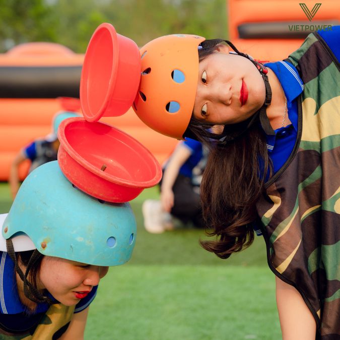 Trò chơi đòi hỏi sự phối hợp nhịp nhàng và khéo léo giữa các thành viên