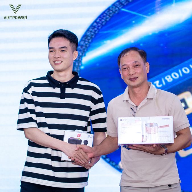 Vừa có tiếng cười vừa có quà mang về