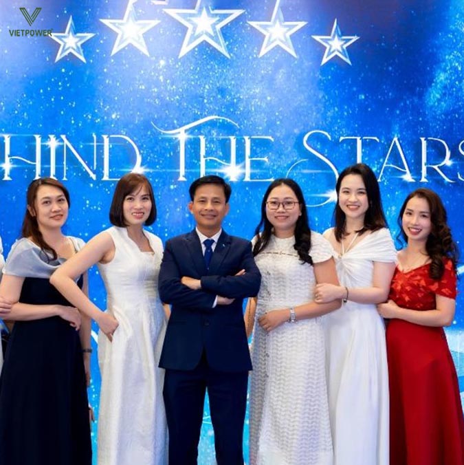 Chủ đề "Tỏa sáng cùng nhau" hướng đến việc vinh danh những cá nhân và tập thể xuất sắc Chủ đề "Tỏa sáng cùng nhau" hướng đến việc vinh danh những cá nhân và tập thể xuất sắc