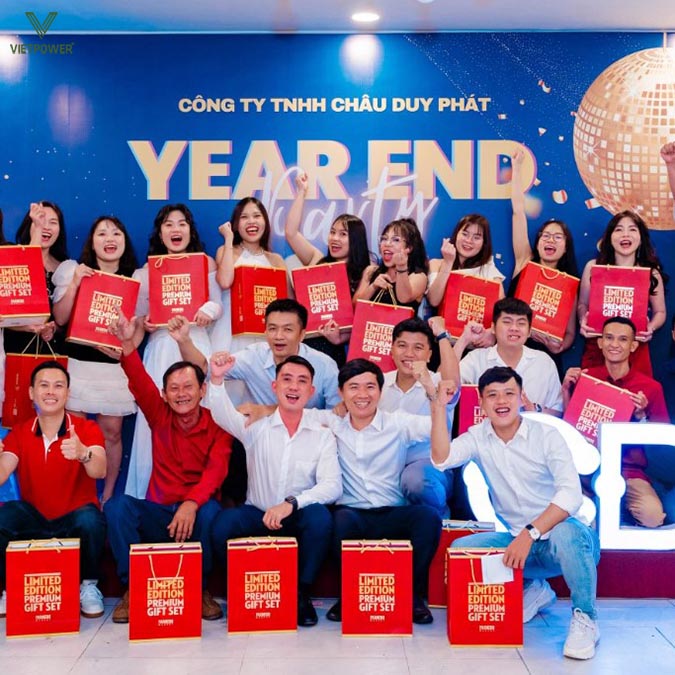 Hành trình vươn xa là chủ đề này nhấn mạnh tinh thần bứt phá trong năm vừa qua Hành trình vươn xa là chủ đề này nhấn mạnh tinh thần bứt phá trong năm vừa qua