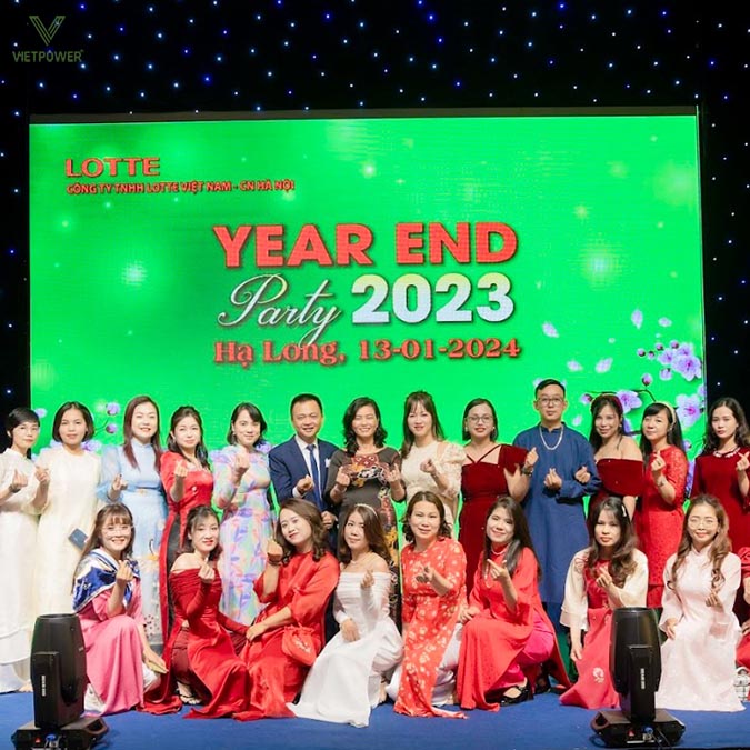 Tất niên công ty giúp các thành viên có thêm cơ hội giao lưu và từ đó tăng tinh thần đoàn kết Tất niên công ty giúp các thành viên có thêm cơ hội giao lưu và từ đó tăng tinh thần đoàn kết