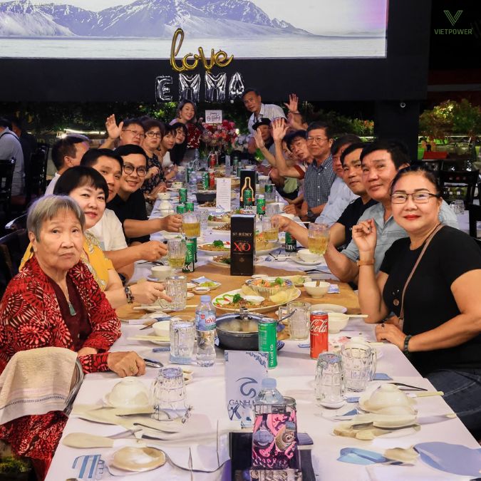 Tổ chức tất niên gia đình tại nhà hàng