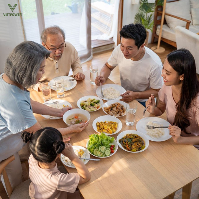 Tất niên là buổi lễ đánh dấu sự kết thúc của năm cũ và mở ra một khởi đầu mới Tất niên là buổi lễ đánh dấu sự kết thúc của năm cũ và mở ra một khởi đầu mới