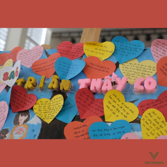 Trang trí bàn tiệc và khu tri ân
