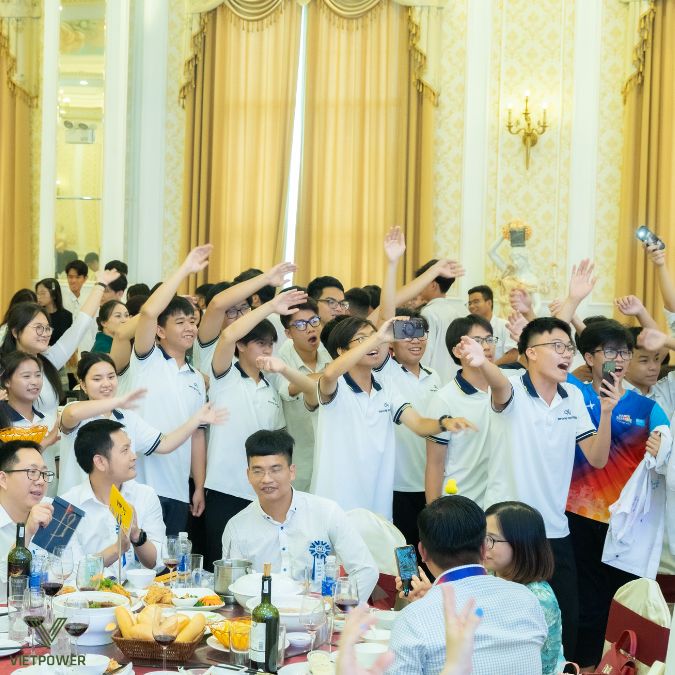 au những giây phút lắng đọng, đây là lúc cả lớp “bùng nổ” với những trò chơi vui nhộn