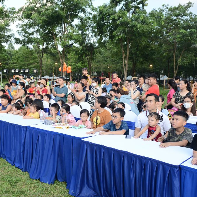 Ý nghĩa của tiệc tất niên xóm