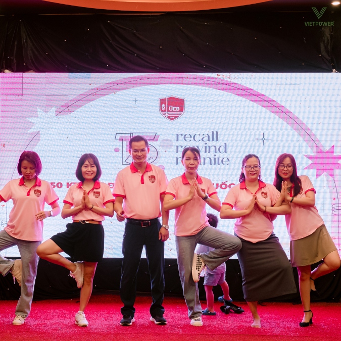 Thử thách pose những thế dáng hài hước