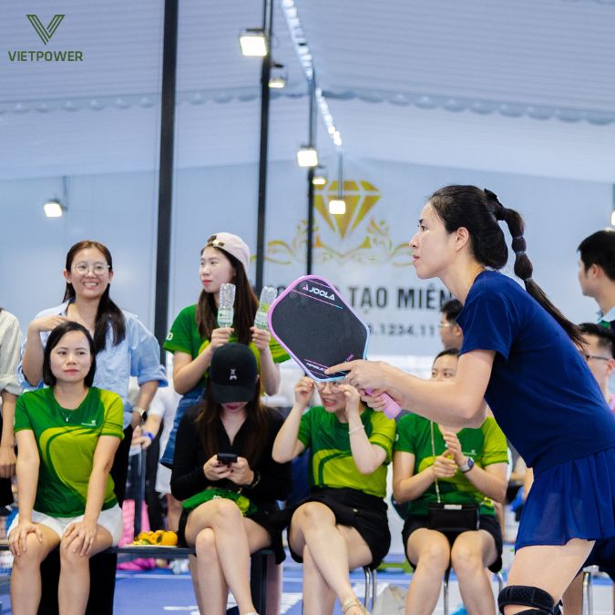 Trận đấu pickleball sôi động, đầy kịch tính của các thành viên Vietcombank