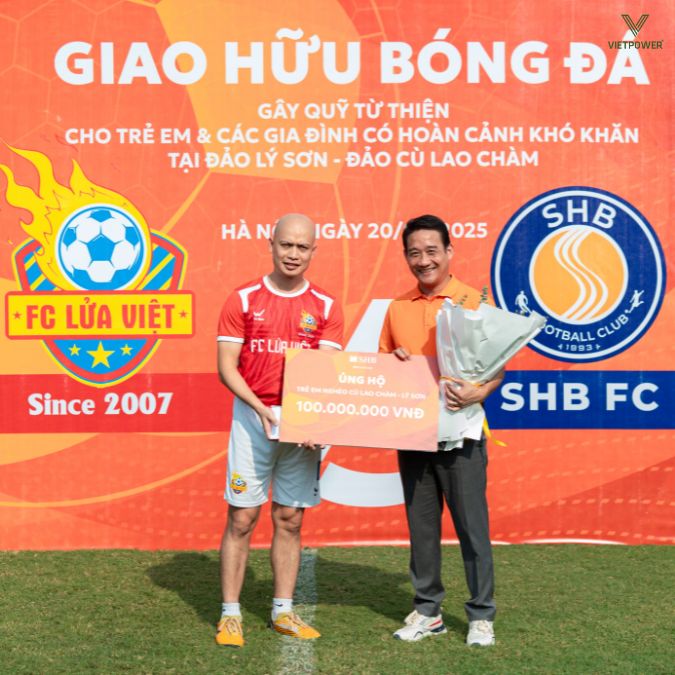 Ban tổ chức trao tiền thưởng cũng là khoản ủng hộ từ thiện cho các hoàn cảnh khó khăn