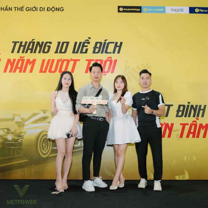Check-in Year End Party ấn tượng với backdrop độc đáo và phong cách chuyên nghiệp