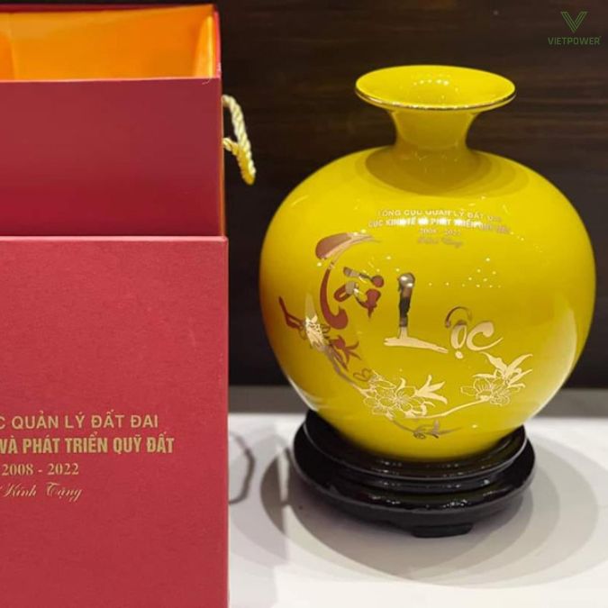 Bình gốm sứ Tài Lộc - món quà cao cấp cho ngày Tết