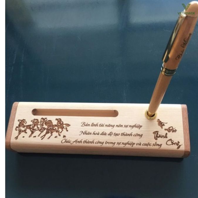 Bộ bút khắc chữ để bàn độc đáo