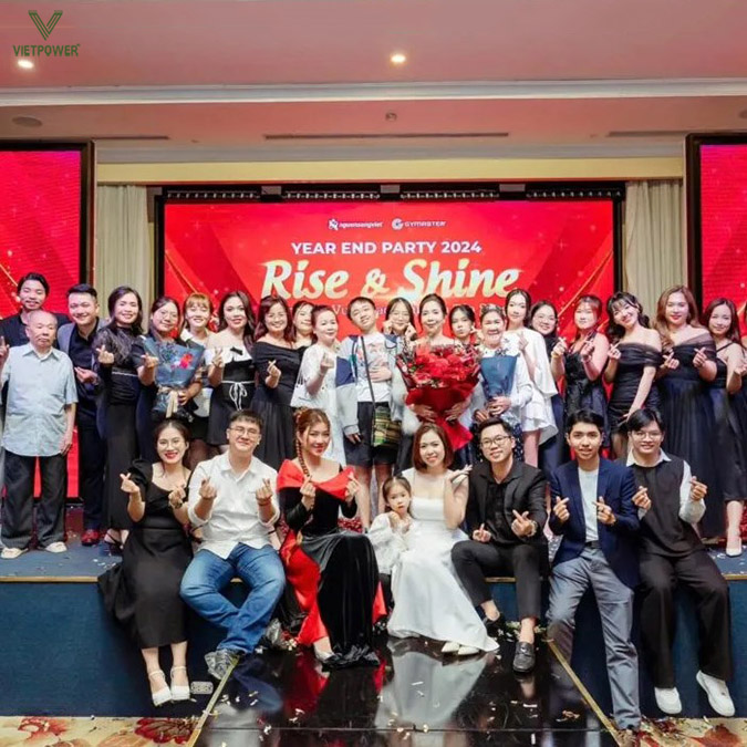 “Rise & Shine” thể hiện sự vươn lên sau khó khăn, là lời chúc khởi đầu tốt đẹp cho tập thể “Rise & Shine” thể hiện sự vươn lên sau khó khăn, là lời chúc khởi đầu tốt đẹp cho tập thể