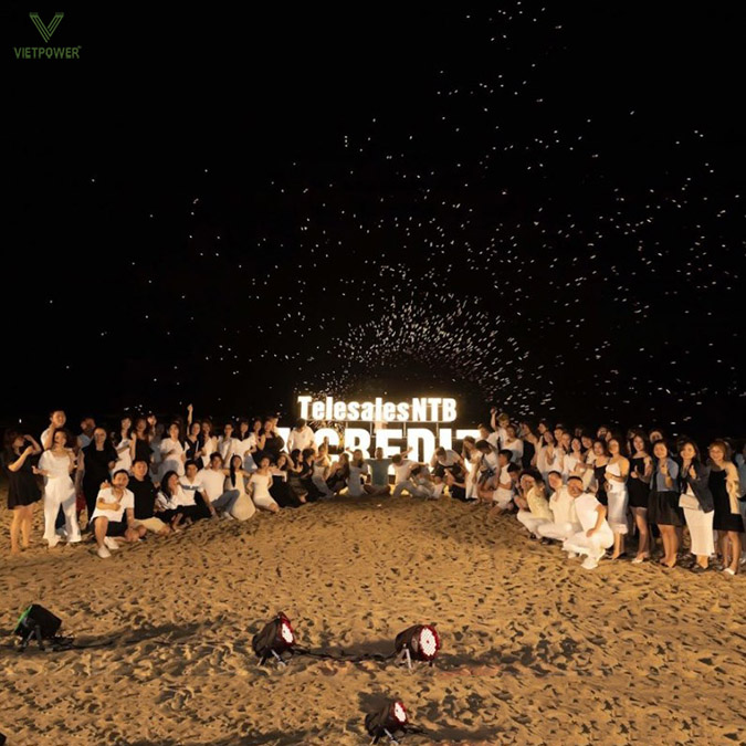 “Beach Party” là cơ hội để nhân viên thư giãn sau một năm làm việc bận rộn “Beach Party” là cơ hội để nhân viên thư giãn sau một năm làm việc bận rộn