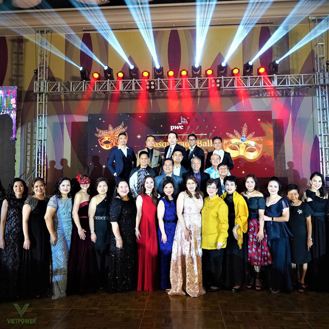 “Masquerade Ball – Dạ tiệc mặt nạ” mang phong cách bí ẩn, lãng mạn và thanh lịch “Masquerade Ball – Dạ tiệc mặt nạ” mang phong cách bí ẩn, lãng mạn và thanh lịch