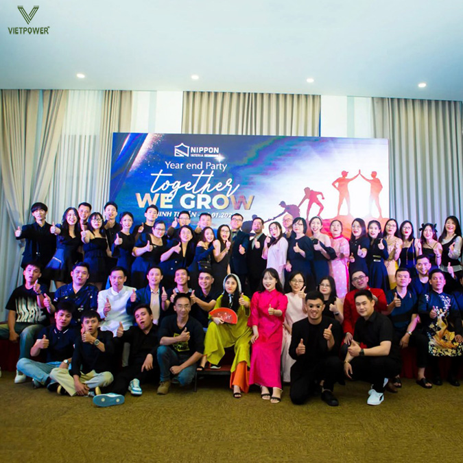 “Together We Grow” tôn vinh sự nỗ lực của từng cá nhân và hướng tới mục tiêu chung “Together We Grow” tôn vinh sự nỗ lực của từng cá nhân và hướng tới mục tiêu chung