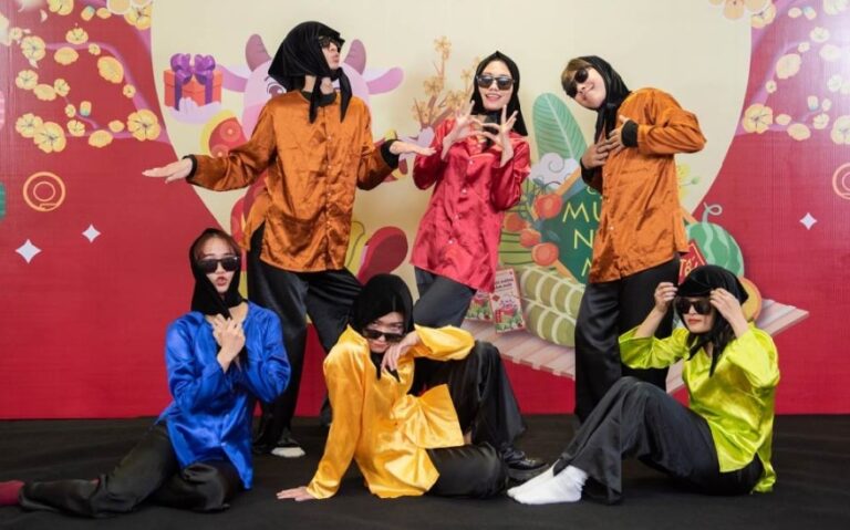 20+ concept trang trí Year End Party ấn tượng và độc đáo nhất 2025