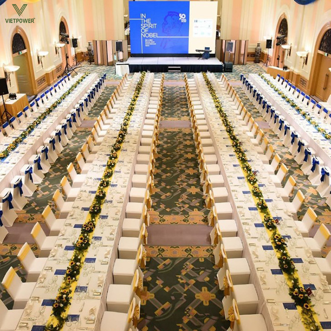 Chọn khách sạn có sức chứa phù hợp giúp không gian hội thảo vừa đủ