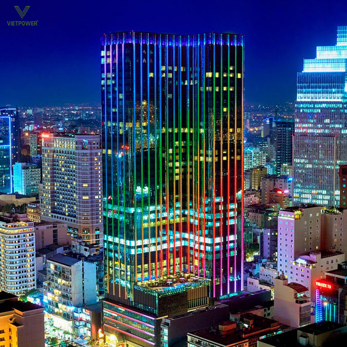 The Reverie Saigon nổi bật với không gian hiện đại và trải nghiệm khách mời cao cấp