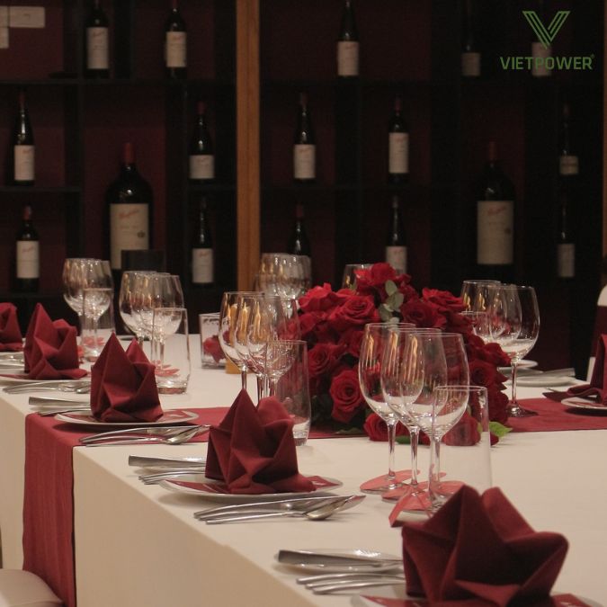 InterContinental Hanoi Westlake tọa lạc bên hồ Tây yên tĩnh, phòng tiệc sang trọng