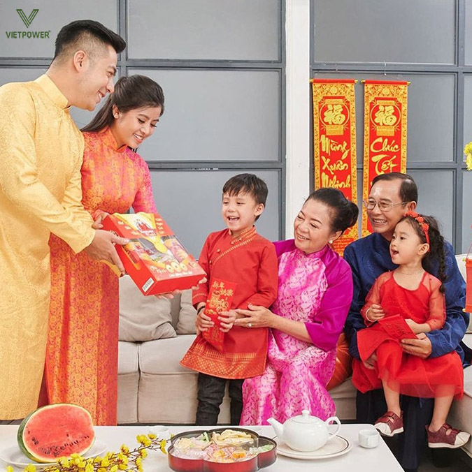 Dịp này thích hợp để đi chúc Tết, thăm người thân và bạn bè xa, trao lời chúc tốt đẹp