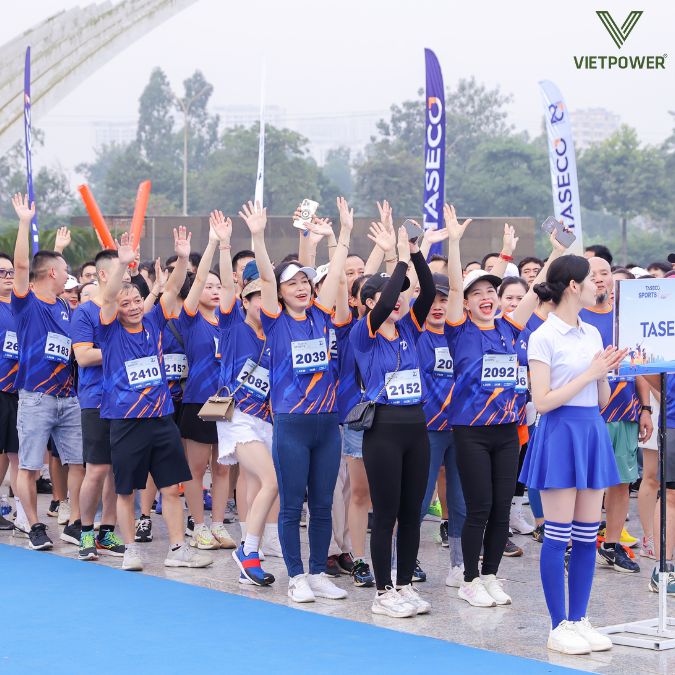 Toàn thể nhân viên hưởng ứng ngày hội với tinh thần phấn chấn vui vẻ