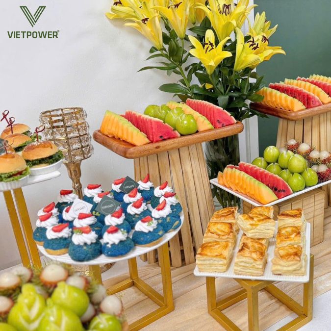 Tiệc ngọt nhỏ xinh, bánh ngon và không gian dễ chịu