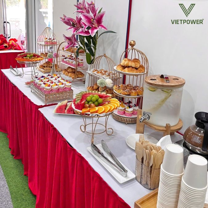 Concept tiệc ngọt đơn giản nhưng chỉn chu, nhìn là thích