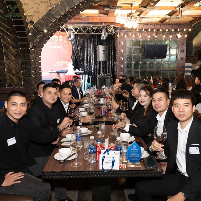 Tiệc rượu vang là hình thức tập trung vào trải nghiệm thưởng thức rượu vang cao cấp