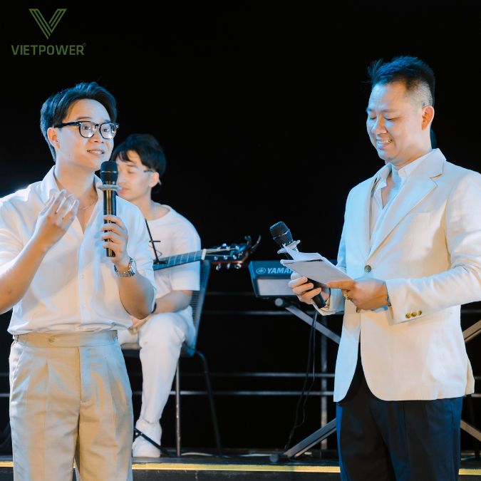 Để sự kiện doanh nghiệp trên du thuyền trở nên sống động, gắn kết và đầy năng lượng, doanh nghiệp