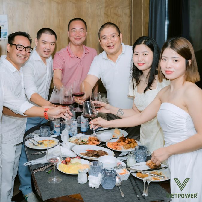 Ghi nhận feedback từ khách mời, đánh giá điểm mạnh, điểm yếu của sự kiện để cải thiện