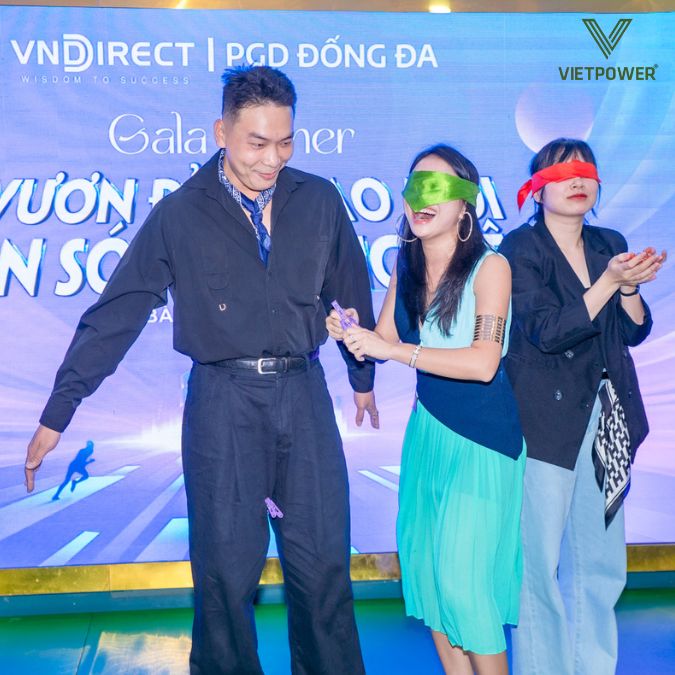 Cùng nhau phối hợp trong tiếng cười sảng khoái