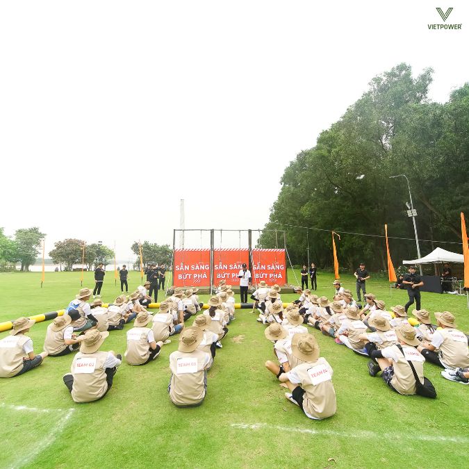 Bãi cỏ rộng và khu dã ngoại thích hợp chương trình vận động và thi đấu