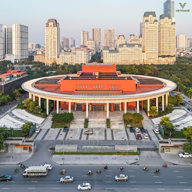 Cung Văn hóa Việt–Xô là địa điểm quen thuộc với các chương trình nghệ thuật và giải trí