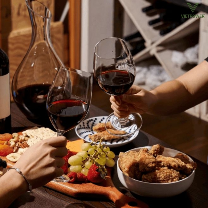 Món quà giúp không khí buổi tất niên thêm sôi nổi mà vẫn giữ được sự tinh tế