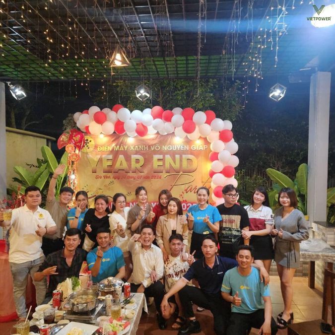 Kích thước băng rôn chủ yếu dựa vào không gian tiệc tất niên