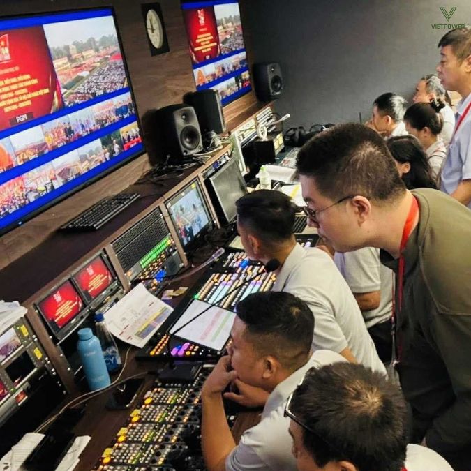 Đạo diễn sự kiện cần nắm vững các yếu tố âm thanh, ánh sáng, sân khấu, video và projection