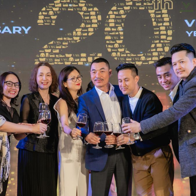 Lời chúc tất niên cho khách hàng thể hiện sự trân trọng, giữ kết nối và củng cố niềm tin