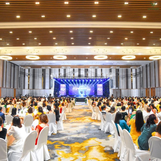 Thiết kế sân khấu – backdrop tiệc một cách phù hợp