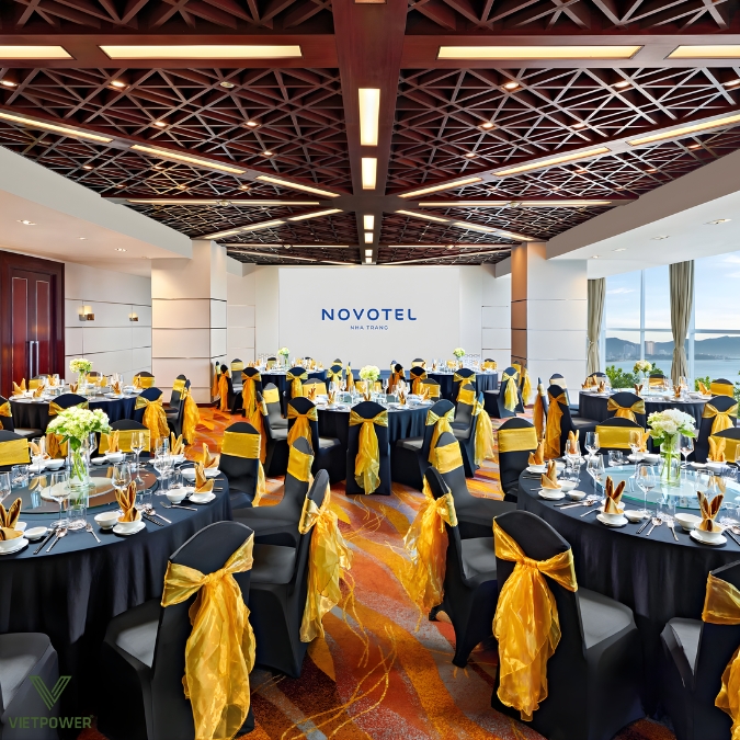 Novotel là lựa chọn lý tưởng cho các gala dinner chuyên nghiệp nhờ vị trí đẹp, dịch vụ chuẩn quốc tế