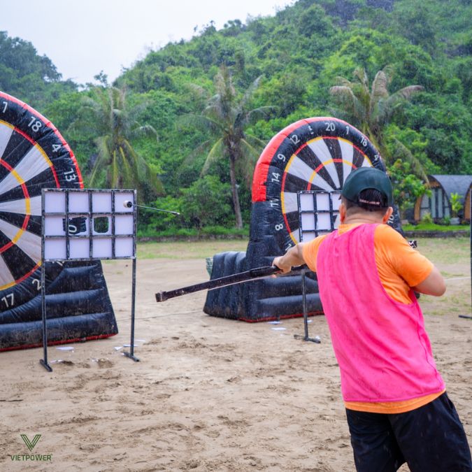 Team building ngoài trời mang lại trải nghiệm năng động, gần gũi với thiên nhiên