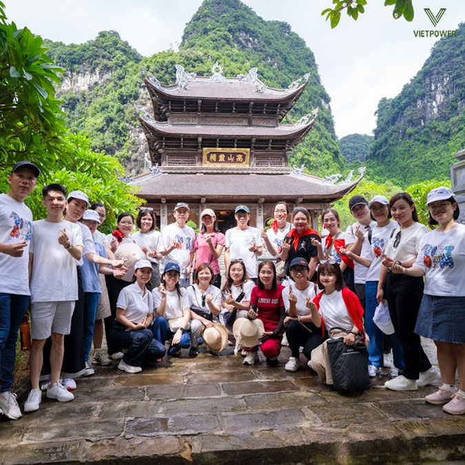 Kết hợp các hoạt động team building với chuyến đi nghỉ dưỡng hoặc tham quan