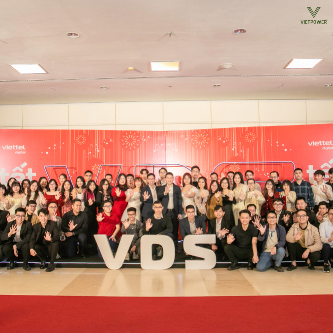 Màu sắc trang phục ảnh hưởng nhiều đến tổng thể khi chụp hình nhóm