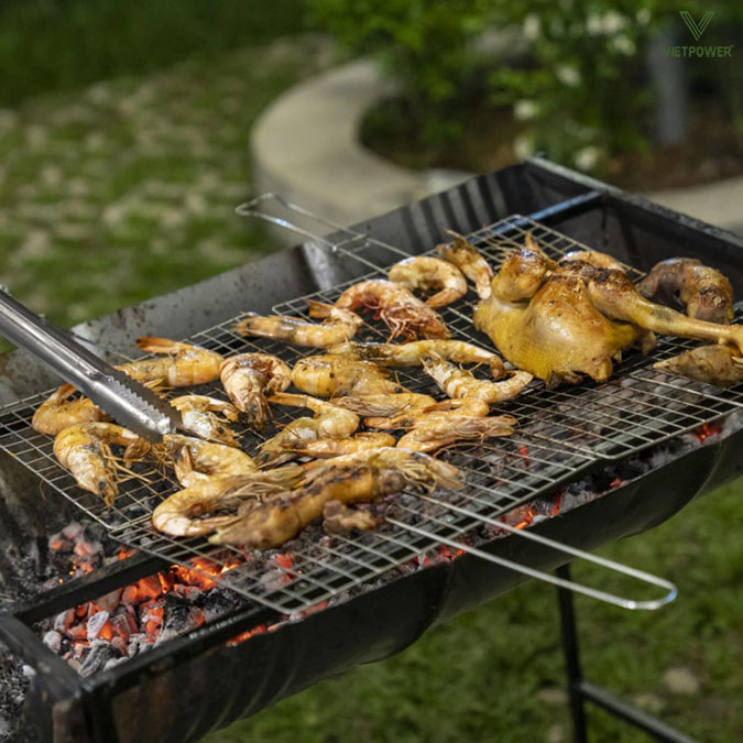 Tiệc nướng BBQ ngoài trời luôn là lựa chọn hàng đầu với không khí ấm cúng