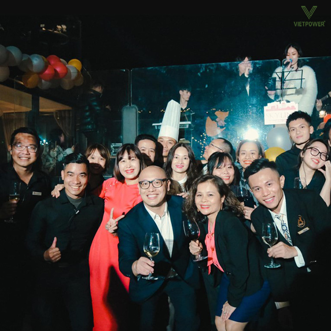 Tiệc rooftop tạo cảm giác đẳng cấp và khác biệt cho buổi tất niên